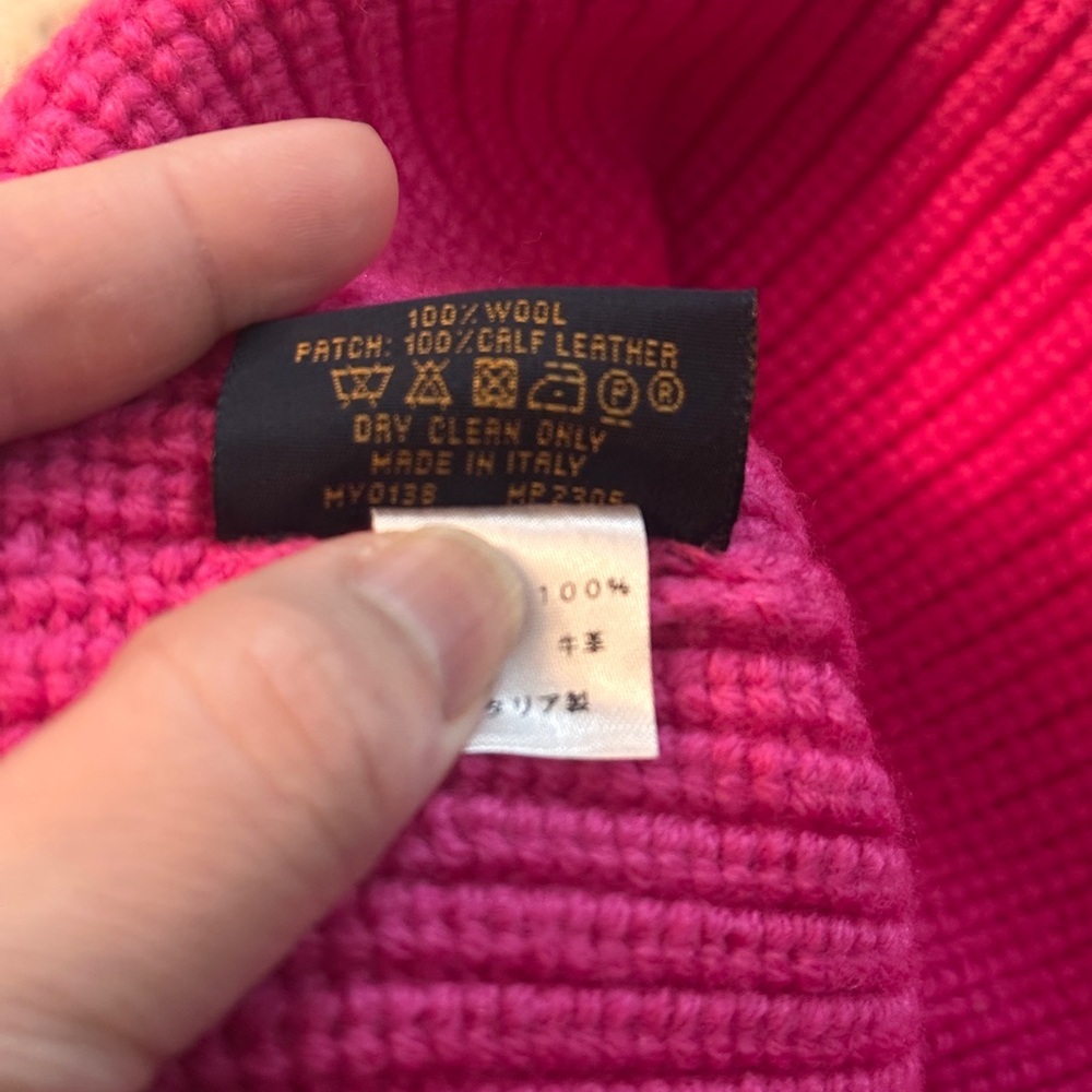 Louis Vuitton
Upside-Down Logo Wool Knit Beanie - Picture 7 of 15